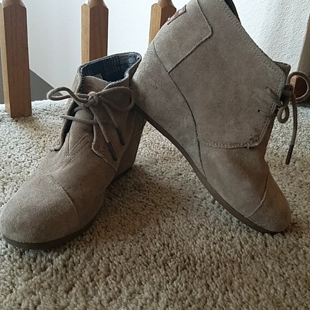 Toms Women's Size 7 Desert Wedge